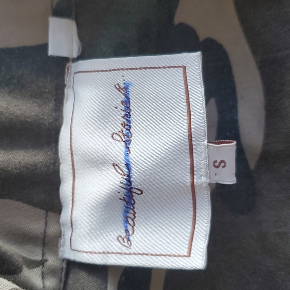 Beautiful Stories Embellished Patch Mixed Media Camoflague Utility Jacket Size S - Picture 4 of 12